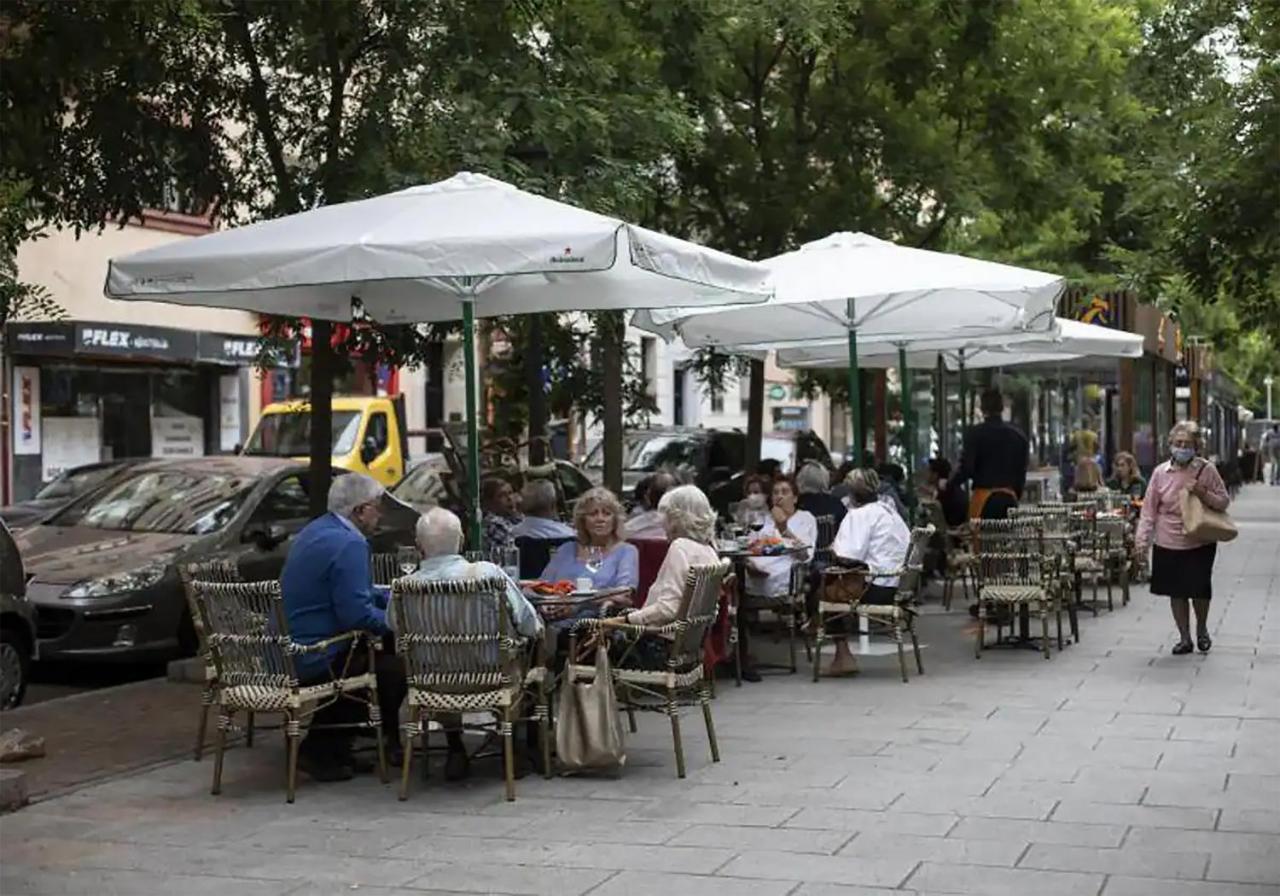 Appartamento Apartamento Retiro Madrid Esterno foto